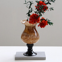 Vase à fleurs en verre sur piédestal, forme de gobelet, bord ondulé coloré, pour la décoration de la maison, des mariages, des tables, vente en gros