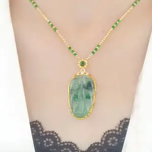 En stock! Imitation Hetian Jade Charme Pendentif Collier Imitation Jade Feuilles Pendentif Clavicule Chaîne Collier pour Femmes