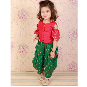 Ensemble de tenue ethnique pour filles, haut à épaules dénudées et pantalon dhoti imprimé, rouge et vert, pour fêtes, festivals et mariages - Product Image 2