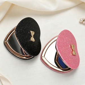 Specchietto Portatile di Alta Qualità a Forma di Cuore con Glitter, Doppio Lato, Mini Specchio Pieghevole Compatto per Trucco - Product Image 5