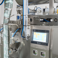 Pompe à piston automatique haute productivité pour le dosage et la production de pâtes liquides, boissons, sauces, crèmes et mayonnaises en sachets