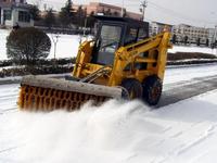 Winkelbesen, Hydraulisch Verstellbarer Winkelkehrbesen-Aufsatz, Passend für Kompaktlader & Baggerlader, Ganzjährig für Schnee, Sand & Laub