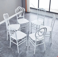 Chaise Chiavari moderne en plastique blanc durable et écologique pour événements de mariage, repas en plein air, applications agricoles, appartements et hôtels