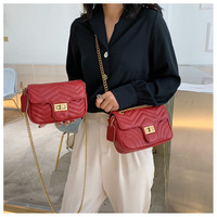 Sac à bandoulière carré petit modèle à double chaîne G, tendance transfrontalière 2023