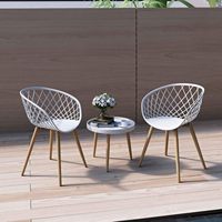 Chaises en plastique à dossier creux en gros, empilables et au design moderne, adaptées aux cafés, restaurants et bureaux de luxe