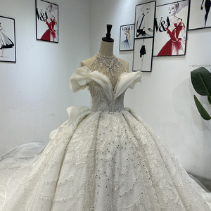 Robe de mariée de luxe scintillante style elfe avec applique en dentelle 3D perlée, jupe à volants et nœud Wm02 - Product Image 6