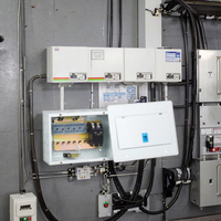 Centros de Carga y Caja de Distribución YUANKY D4-S-6-S 100A 120/240VAC con Nivel de Protección NEMA 3R IP