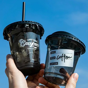 Nhà Máy 360 Ml 500 Ml Thiết Kế Mới Biểu Tượng Tùy Chỉnh Pet Đen Nhựa Trà Sữa Cup Với Rơm Và Nắp - Product Image 5