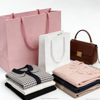 Sacs cadeaux de luxe personnalisés avec logo en relief pour chaussures, vêtements, emballages de bijoux de mariage, sacs en papier avec poignées, matériaux recyclés