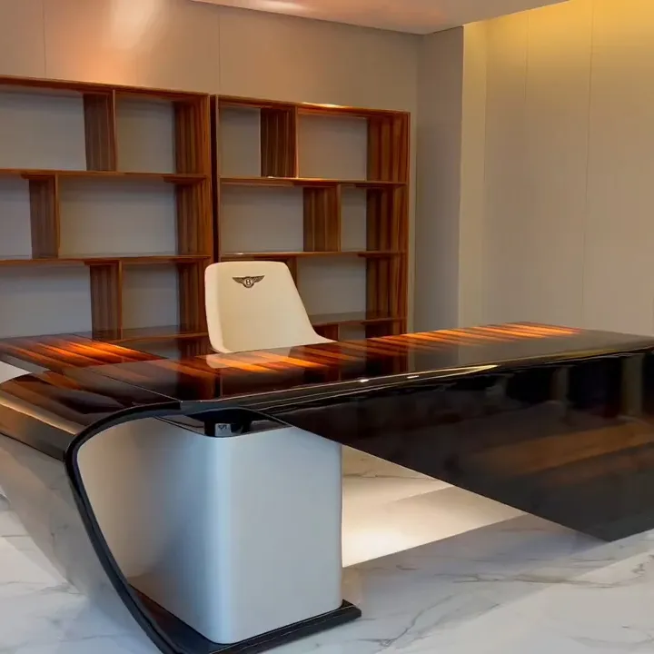 Tavolo da ufficio di lusso di ultima progettazione tavolo da ufficio in pelle massello impiallacciato di fascia alta italiano scrivania moderna in pelle per ufficio amministratore