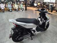 Moto électrique Fournisseur populaire 2000w Moto électrique Kilométrage Scooters électriques pour adultes Scooter électrique