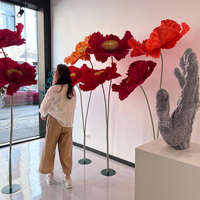 Coquelicots en papier artificiels géants faits à la main avec base en métal-Léger et respectueux de l'environnement
