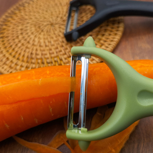 Rau <span class=keywords><strong>Peeler</strong></span> Ergonomic xử lý sắc nét lưỡi thép không gỉ <span class=keywords><strong>Peeler</strong></span> cho các loại trái cây rau - Product Image 4