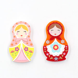 <span class=keywords><strong>Broche</strong></span> de poupée <span class=keywords><strong>matriochka</strong></span> (épingle de sûreté) bijoux en acrylique découpés au laser mignons broches faites à la main - Product Image 1