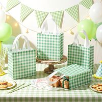 Sixteen Pieces Sacs Cadeaux Réutilisables Non Tissés Écologiques à Carreaux Verts et Blancs avec Poignées pour Mariage, Baby Shower, Fête des Mères