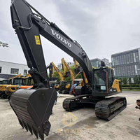 Excavatrice sur chenilles hydraulique Volvo EC220D d'occasion, machine de construction, excavatrice à bas prix