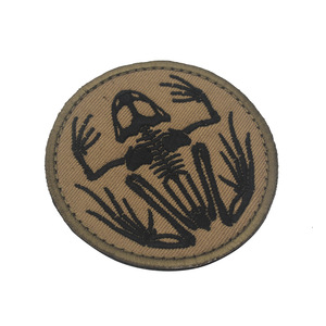 Grosir <span class=keywords><strong>Hook</strong></span> <span class=keywords><strong>and</strong></span> <span class=keywords><strong>Loop</strong></span> Armband tengkorak katak PVC moral lencana untuk gigi taktis - Product Image 4