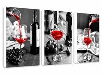 Triptyque mural artistique vin rouge aux couleurs sélectionnées, impression sur toile de raisin noir et blanc et de verre en train de couler, décoration de cuisine et de bar spectaculaire