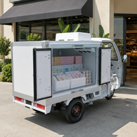 Vente chaude 1200W Corps Fermé Tricycle Réfrigéré Moto À Trois Roues Avec Cabine Gelée pour La Livraison De Crème Glacée