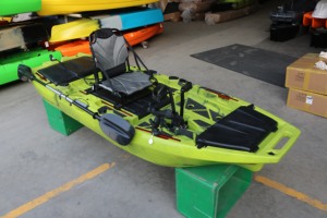 2026 新款模块化 9 英尺宽电动塑料钓鱼皮划艇，易于存放，带踏板驱动，可容纳 2 人，适合冲浪和旅游 - Product Image 2