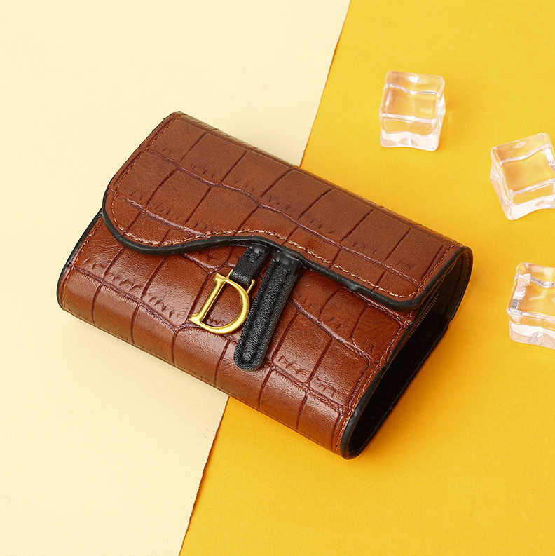 สีน้ำตาล