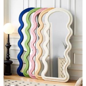 Buen <span class=keywords><strong>Precio</strong></span> de pie espejo de suelo personalizado al por mayor grandes espejos enmarcados de cuerpo entero - Product Image 6