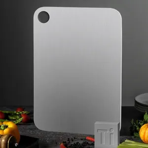 OEM ODM Écologique Titane Multi-usages Cuisine de camping en plein air Ustensiles de cuisson Logo personnalisé Pique-nique Barbecue Planches à découper - Product Image 2