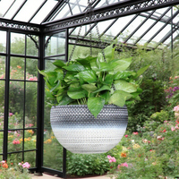 Leizisure Vente directe d'usine Jardinières suspendues en plastique rustique Panier Rotin Pot de plantes de jardin Boule ronde Macetas Para Plantas