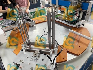 Machine d'impression sérigraphique <span class=keywords><strong>automatique</strong></span> à plat avec <span class=keywords><strong>LED</strong></span> UV pour règle de mesure d'étudiant - Product Image 3