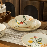 Service de table en céramique rétro pastoral peint à la main, compatible micro-ondes, motif végétal, avec bols à riz, bols à soupe et assiettes de service