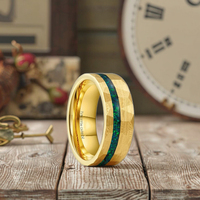 Bague en tungstène martelé avec incrustation d'opale 8 mm, finition PVD or 18 carats, style vintage, pour hommes et femmes, idéale comme alliance ou bague de promesse