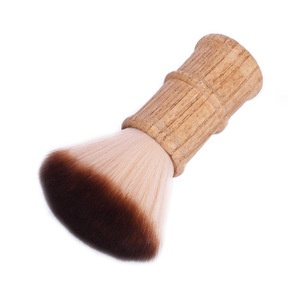 Cepillo de pelo de madera maciza con cerdas, forma redonda tipo pala, para uso en salón de belleza y barbería. - Product Image 2