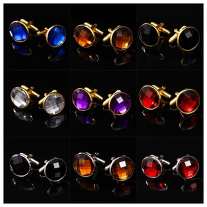 Boutons de manchette en métal de style européen et américain, forme carrée, diamant lisse, pour chemise de travail pour hommes, toutes saisons - Product Image 1