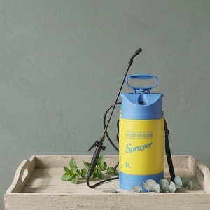 5L 8L Shoulder PE <strong>Pressure</strong> <strong>Sprayer</strong> with <strong>Pressure</strong> Gauge Garden Watering Spray <strong>Bottle</strong> for Cleaning Disinfection - Product Image 6
