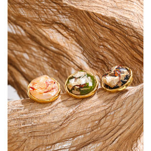 जिनयू 3683 विंटेज फ्रेंच रेसिन रंगीन बालियां तेल चित्रकला शैली 18k सोने के गोल कान स्टड - Product Image 4