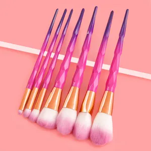 Conjunto de 7 pincéis de maquiagem multiuso - Vários tamanhos para base, blush e todas as suas necessidades de maquiagem.