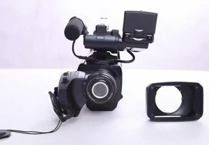 Caméra vidéo haute performance MC1500C avec zoom optique 12x et écran tactile - Product Image 3