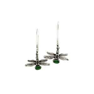 Pendientes colgantes de libélula de plata tibetana con cristal verde, diseño de insecto vintage para mujer - Product Image 1