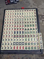 Jeu de Mahjong pour Soirée en Famille, Cadeau de Vacances, Tuiles de Mahjong pour Adultes et Débutants, Ensemble de Mahjong Américain 166 Tuiles en Acrylique Double Couche