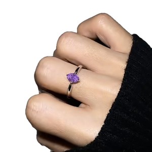 Anillo de Diamantes Brillantes en Forma de Lágrima Morada Minimalista de Joyería Fina, Exquisito Anillo para el Dedo Índice, Anillo de Lágrima con Diamantes de Imitación - Product Image 5