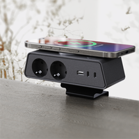 OMNI Desk Clamp Socket Strip avec Qi Charger Pince réglable Prise de courant pour les environnements de bureau et les tables de conférence