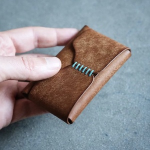 Portefeuille fin personnalisé Boshiho pour homme, cuir véritable marron classique avec porte-cartes de style vintage - Product Image 1