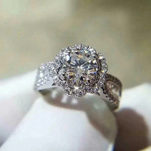 Anillo de Compromiso de Lujo Moderno con Incrustaciones de Cobre y Circonio, Diseño Floral, Plateado, con Banda Intrincada, para Joyería Nupcial - Product Image 2