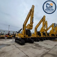 Excavatrice Komatsu PC220 d'occasion à bas prix, 22 tonnes, godet de 1,0 m³, puissance de 125 kW, est esthétiquement identique à neuve.