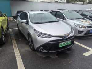 Para <span class=keywords><strong>Corolla</strong></span> LE <span class=keywords><strong>2020</strong></span> Híbrido E+ Sedán con Transmisión Automática, Techo Solar Panorámico y Asientos de Cuero - Product Image 3
