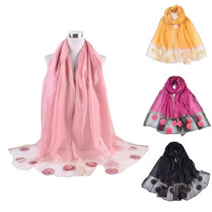 Chal ligero de poliéster con adornos, tela transparente y transpirable para todas las estaciones y looks en capas - Product Image 1