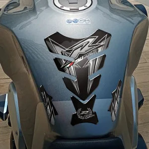 <span class=keywords><strong>Protection</strong></span> <span class=keywords><strong>de</strong></span> réservoir <span class=keywords><strong>de</strong></span> <span class=keywords><strong>moto</strong></span> universelle en résine 3D pour Aprilia, Honda, <span class=keywords><strong>Kawasaki</strong></span>, Suzuki, Yamaha 1 - Product Image 3