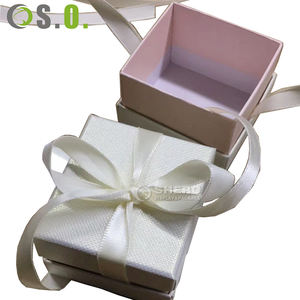 Caja de Embalaje de Joyería de Cartón Deslizable de Lujo con Asa de Satén, Logotipo Personalizado, Forma Personalizada 10x10x3cm para Collares - Product Image 6