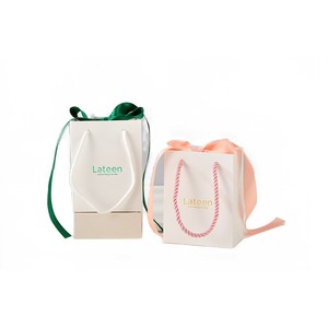 Nouveauté : Sacs cadeaux en papier blanc pour bijoux et cosmétiques, sacs à poignée personnalisés avec logo et ruban - Product Image 3