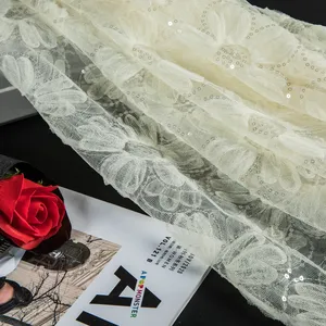 Beyaz çiçekler 3D pullu dantel parıltılı kumaş nakış tül kumaş dokulu düğün elbisesi kumaş